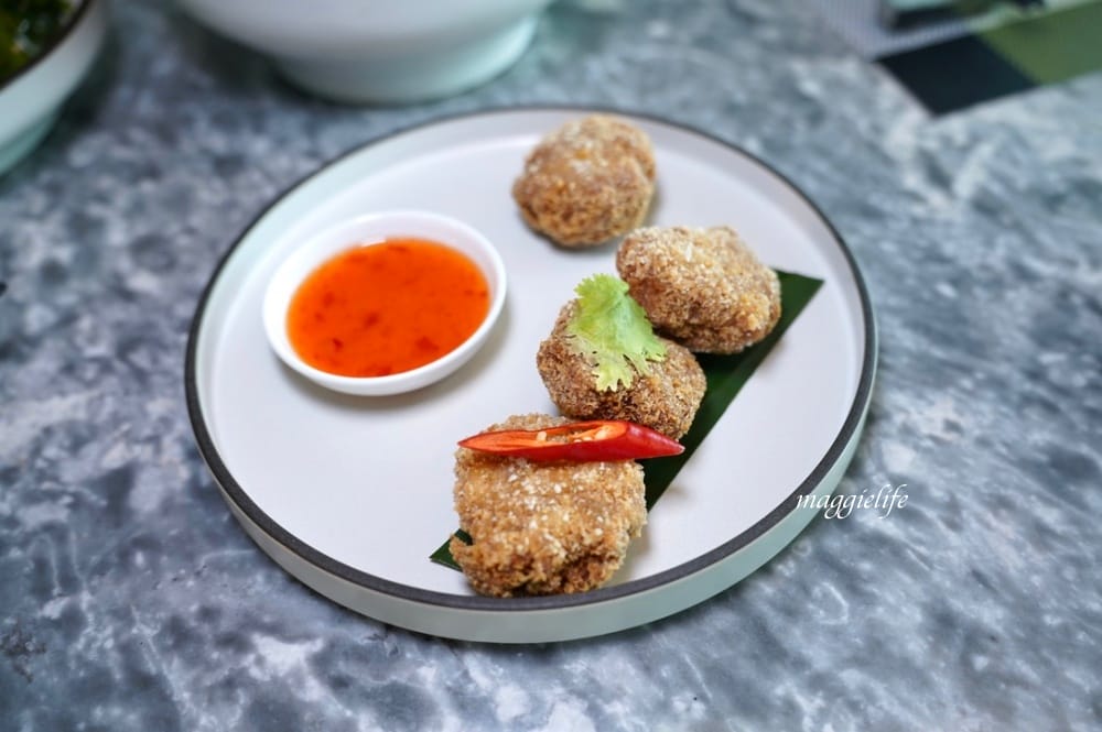 板橋凱撒蓮花 Lotus餐廳，享受藍帶主廚掌廚的正宗美味，森林系網美泰式餐廳！