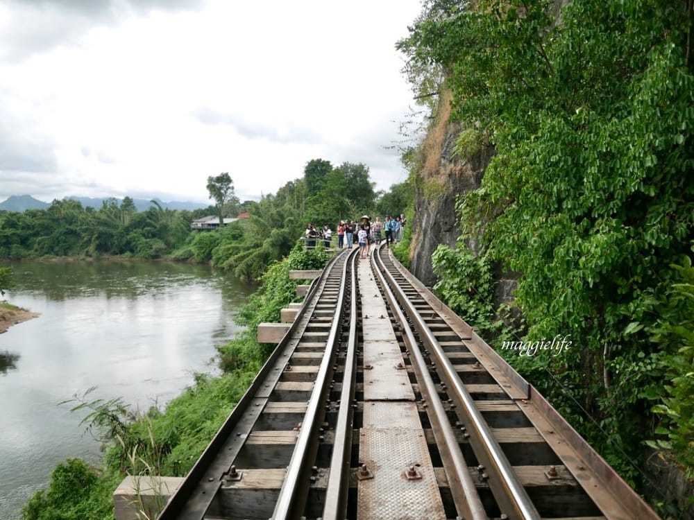 泰國北碧府熱門景點死亡鐵路桂河大橋，泰國必遊IG打卡景點