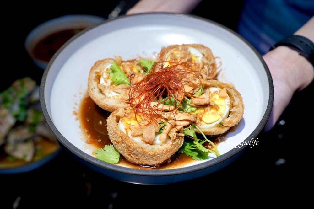 春申泰殿CHUN SHEN泰殿，台北東區餐酒館泰國菜，春申食府姐妹品牌，餐點調酒好吃推薦！大面電視牆看球賽超過癮！