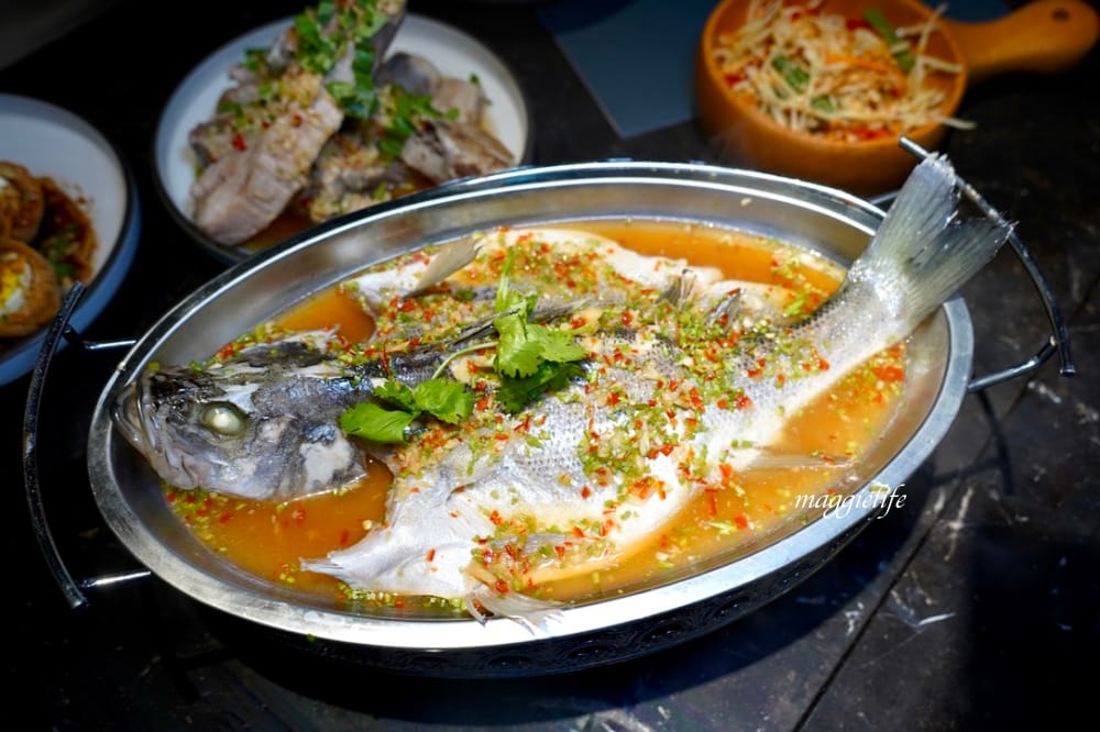 春申泰殿CHUN SHEN泰殿，台北東區餐酒館泰國菜，春申食府姐妹品牌，餐點調酒好吃推薦！大面電視牆看球賽超過癮！