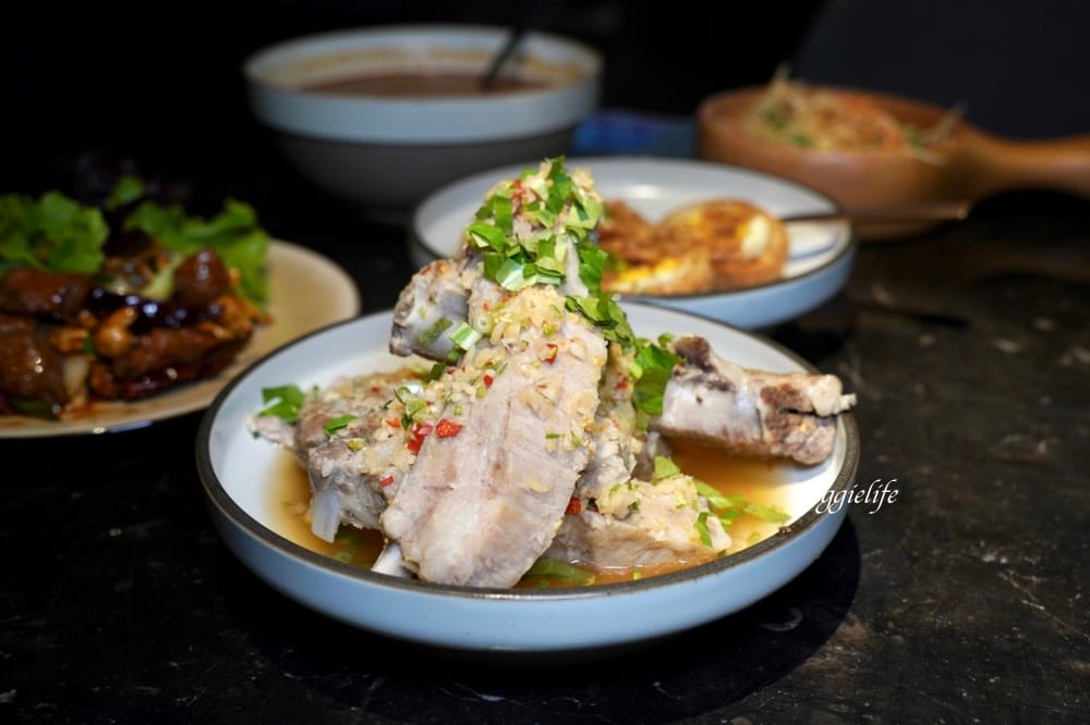 春申泰殿CHUN SHEN泰殿，台北東區餐酒館泰國菜，春申食府姐妹品牌，餐點調酒好吃推薦！大面電視牆看球賽超過癮！