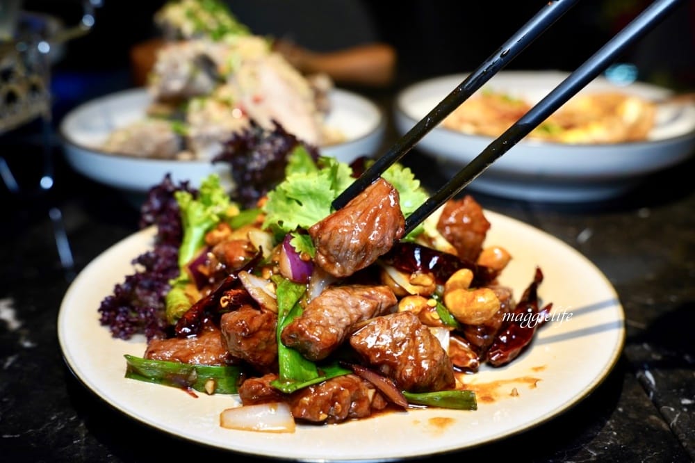 春申泰殿CHUN SHEN泰殿，台北東區餐酒館泰國菜，春申食府姐妹品牌，餐點調酒好吃推薦！大面電視牆看球賽超過癮！