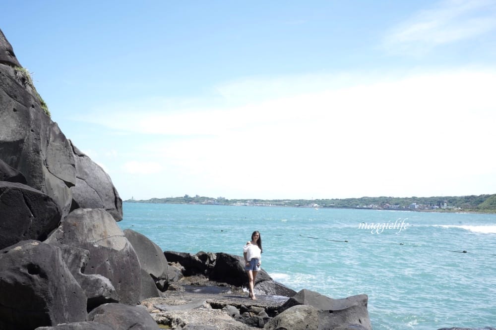 新北石門| 麟山鼻遊憩區,潮間帶玩水抓螃蟹,漫步在濱海步道,超美的海岸風稜石風光 - 第19張圖 新北石門| 麟山鼻遊憩區,潮間帶玩水抓螃蟹,漫步在濱海步道,超美的海岸風稜石風光