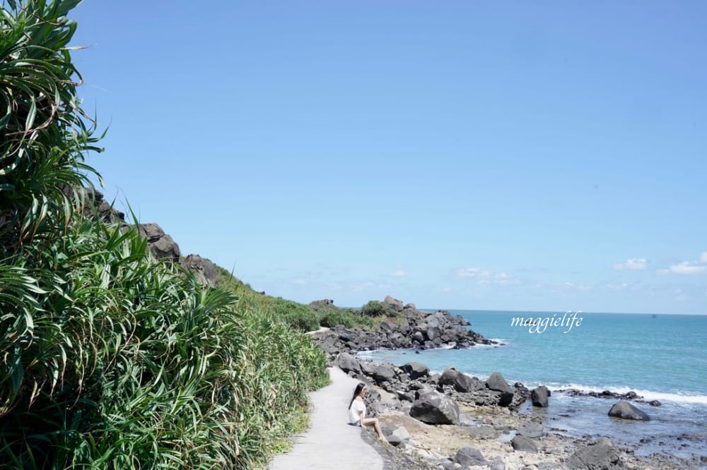 新北石門| 麟山鼻遊憩區,潮間帶玩水抓螃蟹,漫步在濱海步道,超美的海岸風稜石風光 - 第29張圖 新北石門| 麟山鼻遊憩區,潮間帶玩水抓螃蟹,漫步在濱海步道,超美的海岸風稜石風光