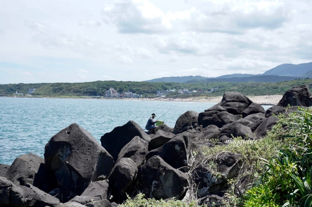 新北石門| 麟山鼻遊憩區,潮間帶玩水抓螃蟹,漫步在濱海步道,超美的海岸風稜石風光 - 第42張圖 新北石門| 麟山鼻遊憩區,潮間帶玩水抓螃蟹,漫步在濱海步道,超美的海岸風稜石風光