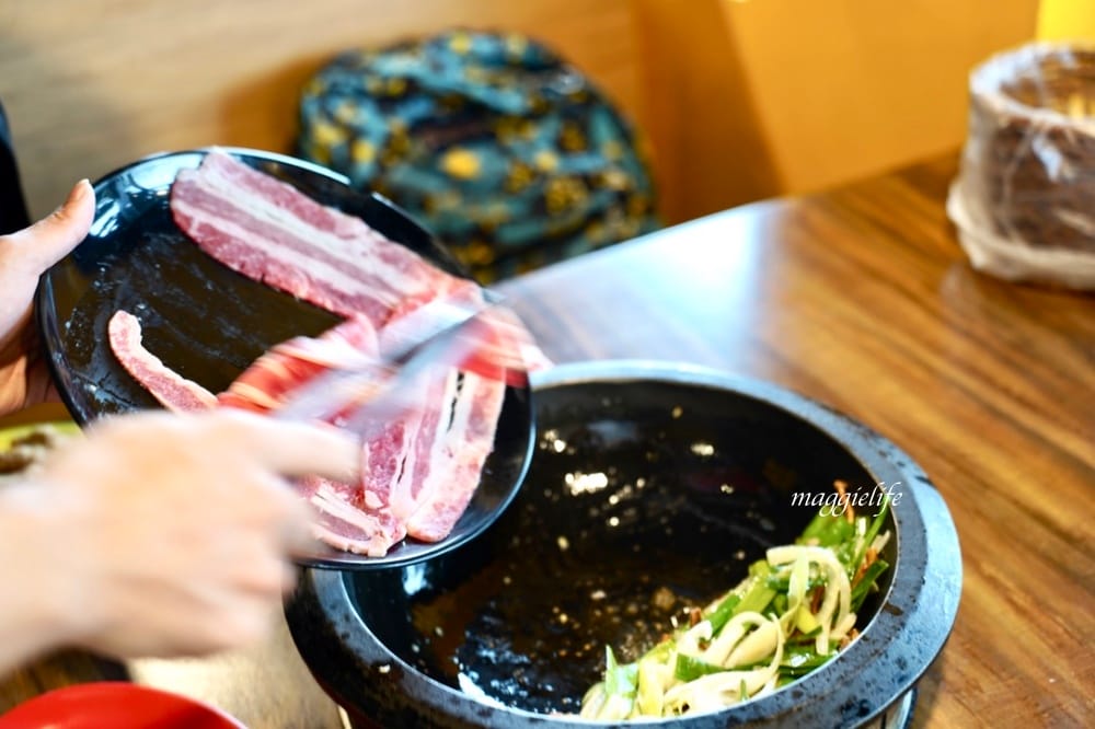 望海巷石頭火鍋，在潮境公園看海吃火鍋看海賞美景，超浪漫！