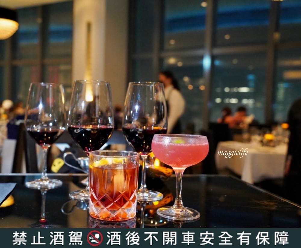 台北莫爾頓牛排館，臺北情侶約會餐廳，超美夜景看101，Happy Hour小資族也可以來這裡享受高級牛排加絕美夜景！