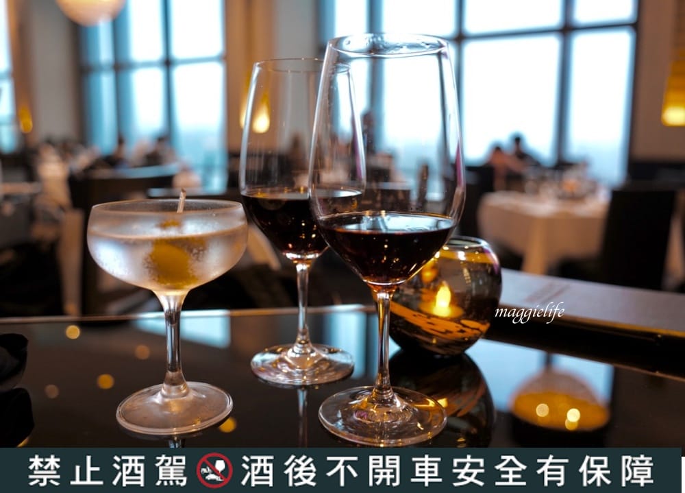 台北莫爾頓牛排館，臺北情侶約會餐廳，超美夜景看101，Happy Hour小資族也可以來這裡享受高級牛排加絕美夜景！