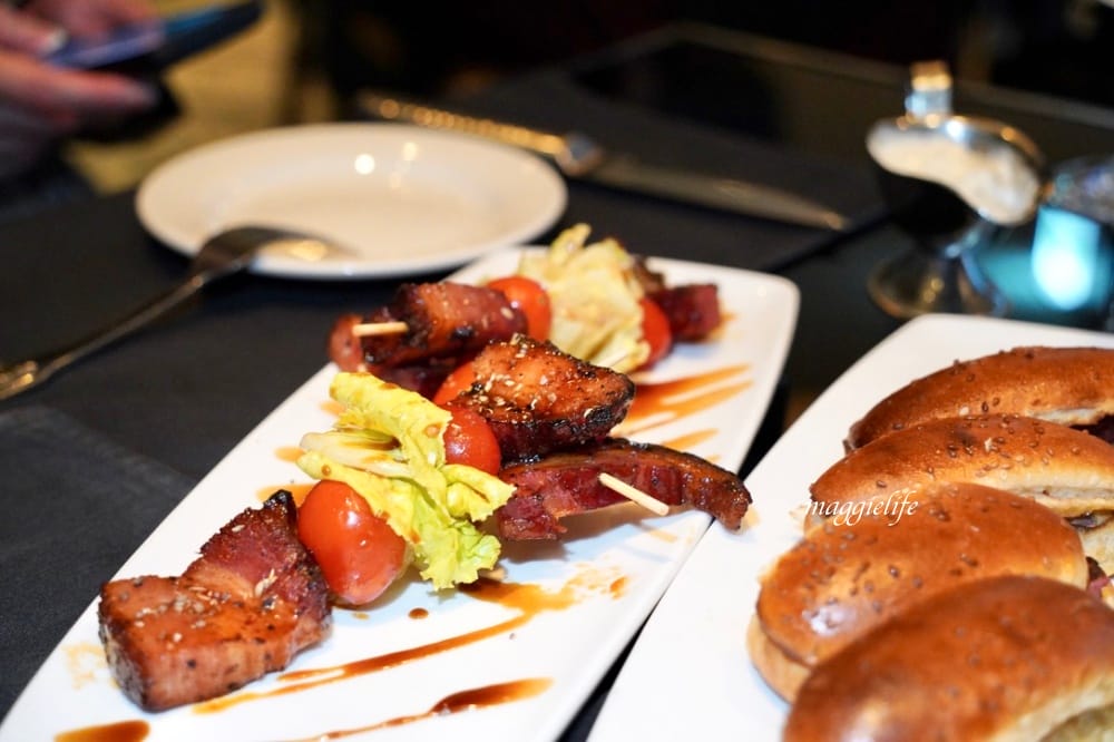 台北莫爾頓牛排館，臺北情侶約會餐廳，超美夜景看101，Happy Hour小資族也可以來這裡享受高級牛排加絕美夜景！