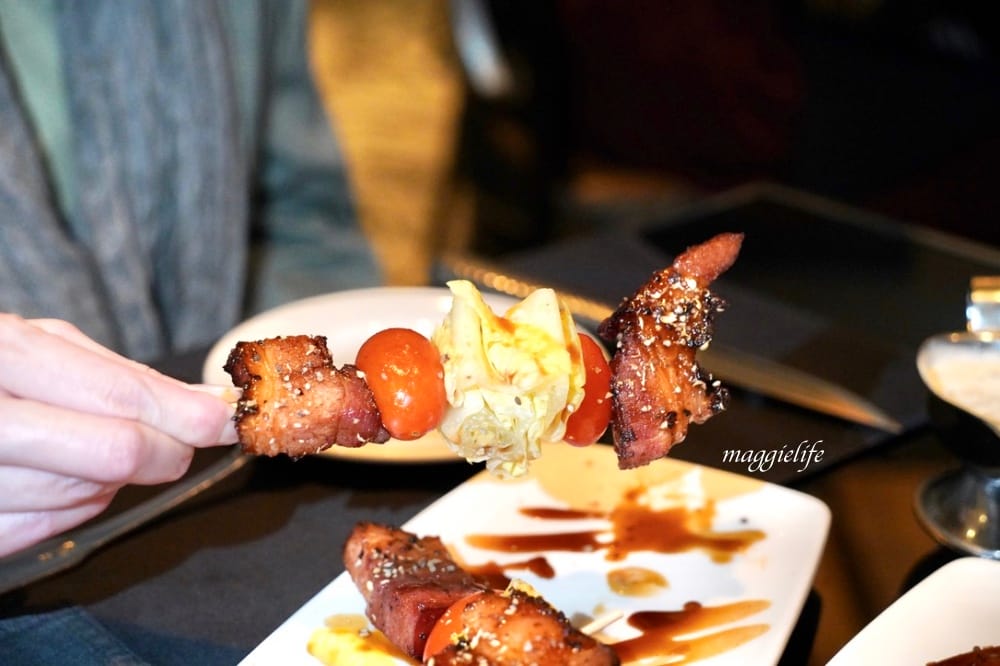 台北莫爾頓牛排館，臺北情侶約會餐廳，超美夜景看101，Happy Hour小資族也可以來這裡享受高級牛排加絕美夜景！