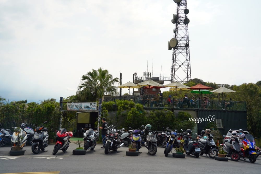 汐止景點｜五指山無敵美景一日遊，汐止必去夜景景點，星城觀景咖啡廳以及好吃的臭豆腐跟石板烤肉