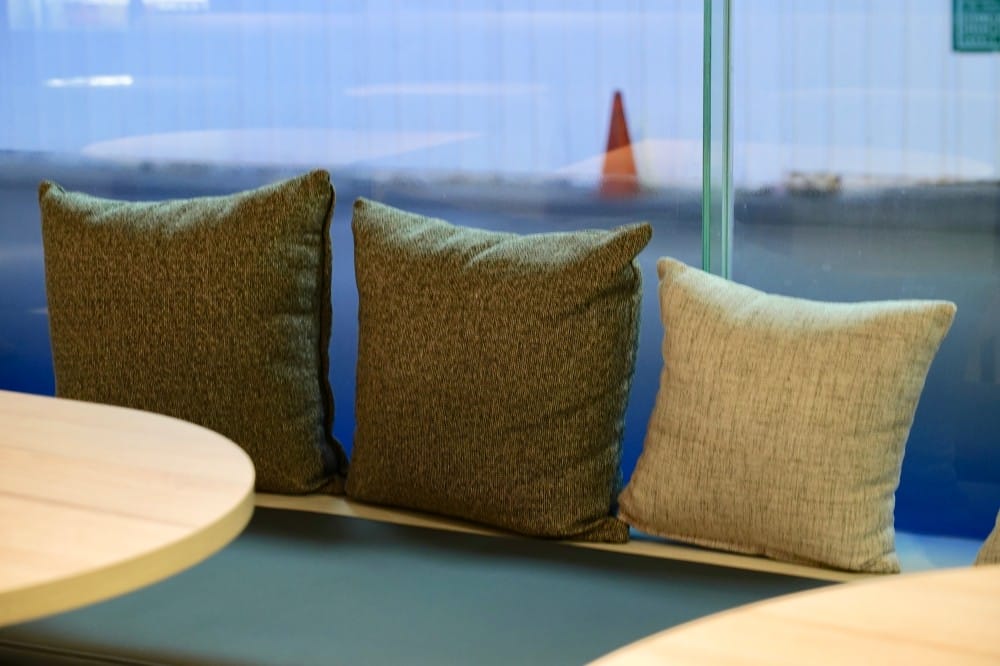 全家開咖啡廳了，台北中山Let’s Café PLUS新開幕，不限時有插座還有沙拉甜點三明治