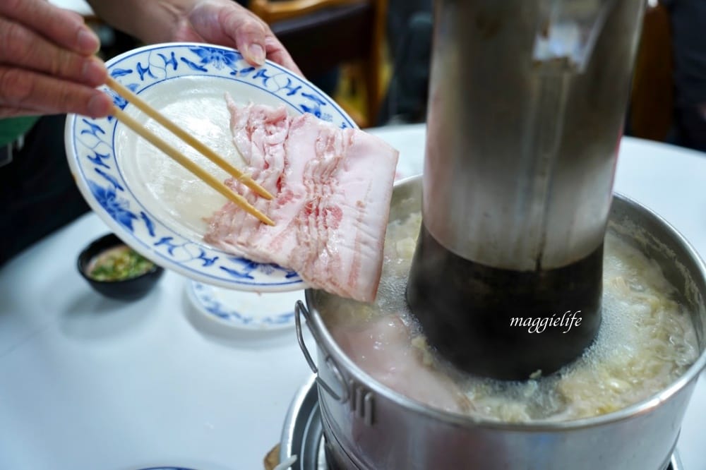 台電勵進餐廳酸菜白肉鍋吃到飽，台北火鍋吃到飽60年老店，還有蔥油餅吃到飽