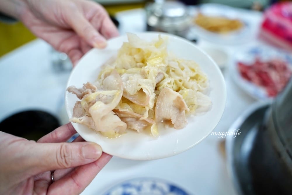 台電勵進餐廳酸菜白肉鍋吃到飽，台北火鍋吃到飽60年老店，還有蔥油餅吃到飽
