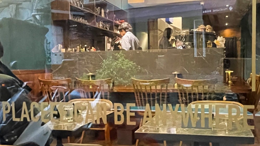 台北大安｜Placeee場所咖啡，深夜咖啡廳，開到半夜兩點咖啡餐酒館，睡不著就來這裡吧