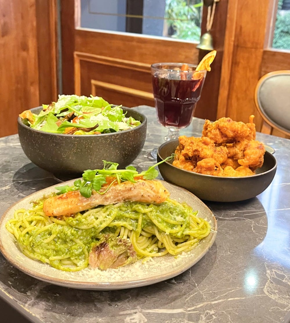 台北大安｜Placeee場所咖啡，深夜咖啡廳，開到半夜兩點咖啡餐酒館，睡不著就來這裡吧