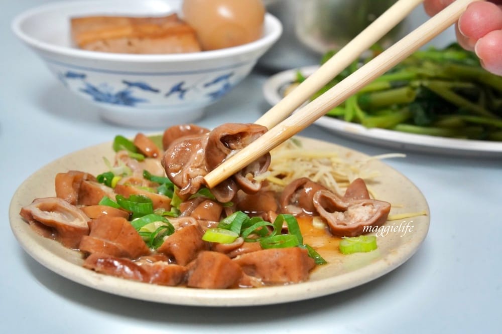 龍泉深海鮮魚湯，只有在地人知道藏在師大夜市巷弄裡的魚湯雞肉，超好吃！