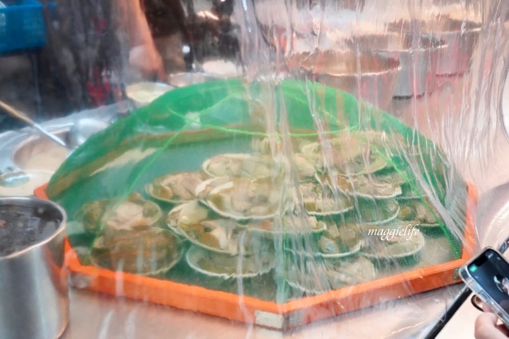 龍泉深海鮮魚湯，只有在地人知道藏在師大夜市巷弄裡的魚湯雞肉，超好吃！