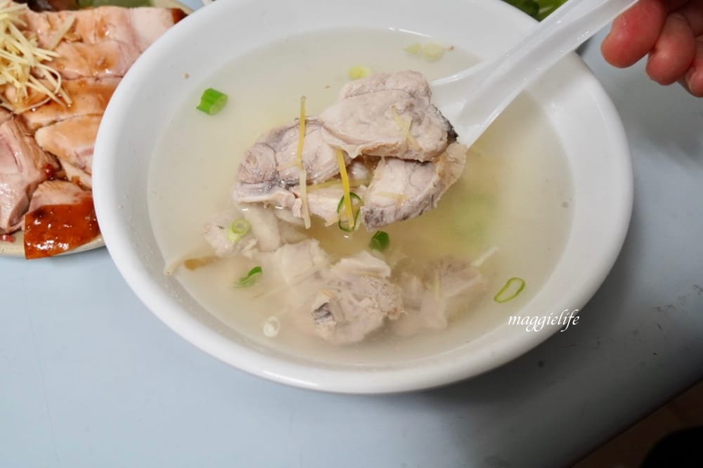 龍泉深海鮮魚湯，只有在地人知道藏在師大夜市巷弄裡的魚湯雞肉，超好吃！