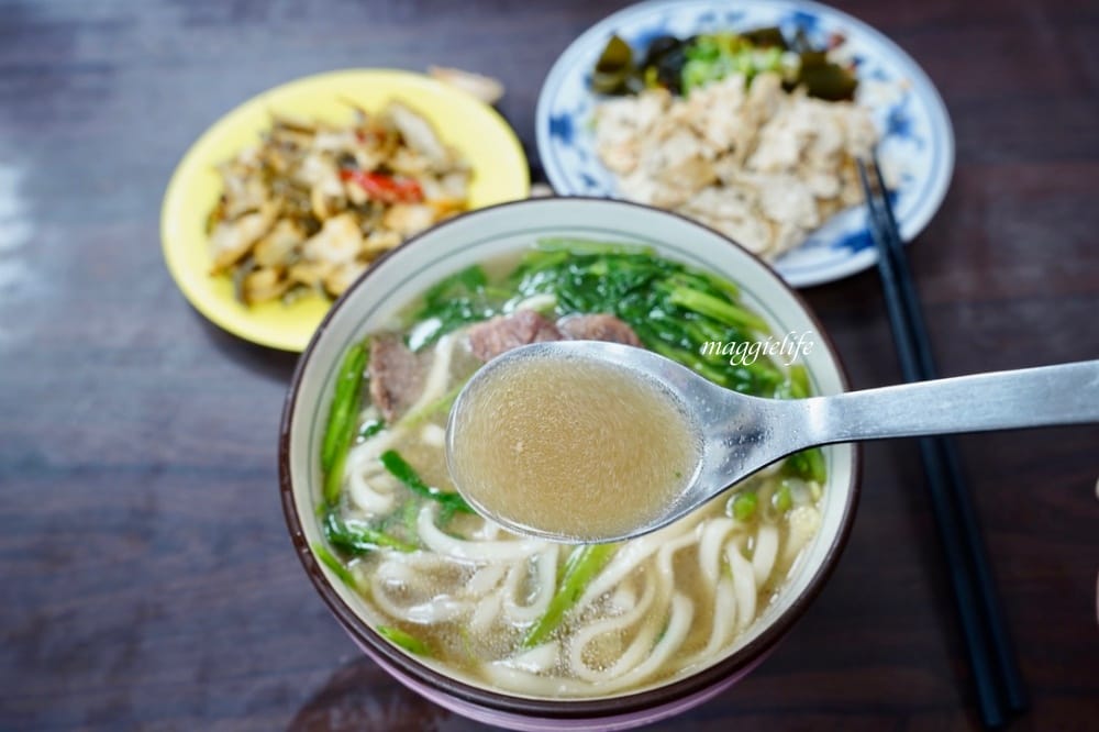廖家牛肉麵，台北金華街米其林必比登推薦，牛肉湯喝完唇齒留香超推薦