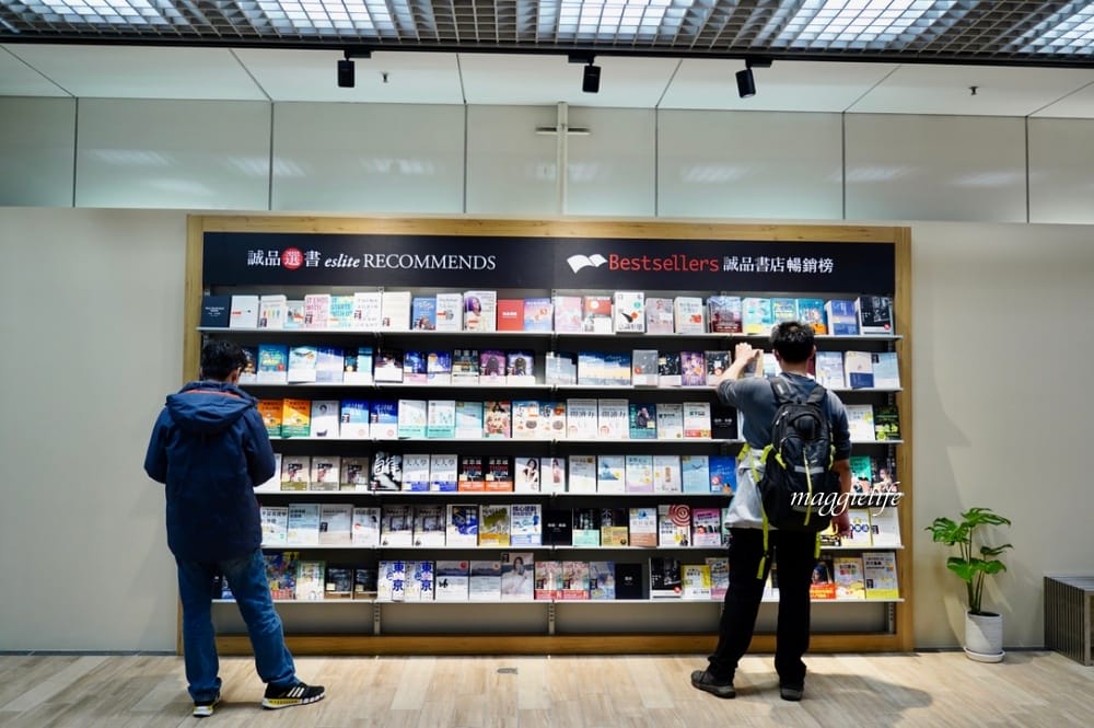 誠品重回台北東區地下街，誠品生活捷運敦化店，列車窗景進駐捷運忠孝敦化站，來台北東區吃飯逛街也可以逛誠品了