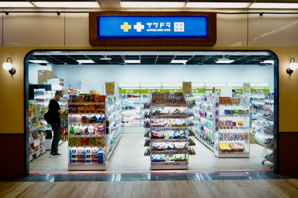 誠品重回台北東區地下街，誠品生活捷運敦化店，列車窗景進駐捷運忠孝敦化站，來台北東區吃飯逛街也可以逛誠品了