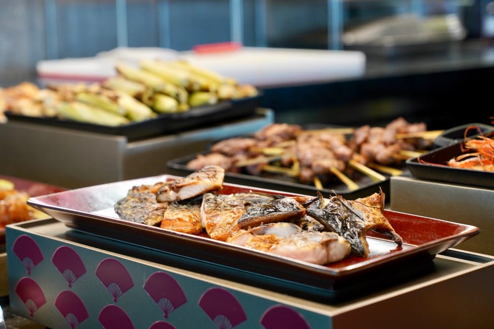 饗饗新莊店自助餐吃到飽超人氣Buffet，8大區必吃菜色直接曝光，進駐宏匯i-Tower39樓，新北最美景觀餐廳