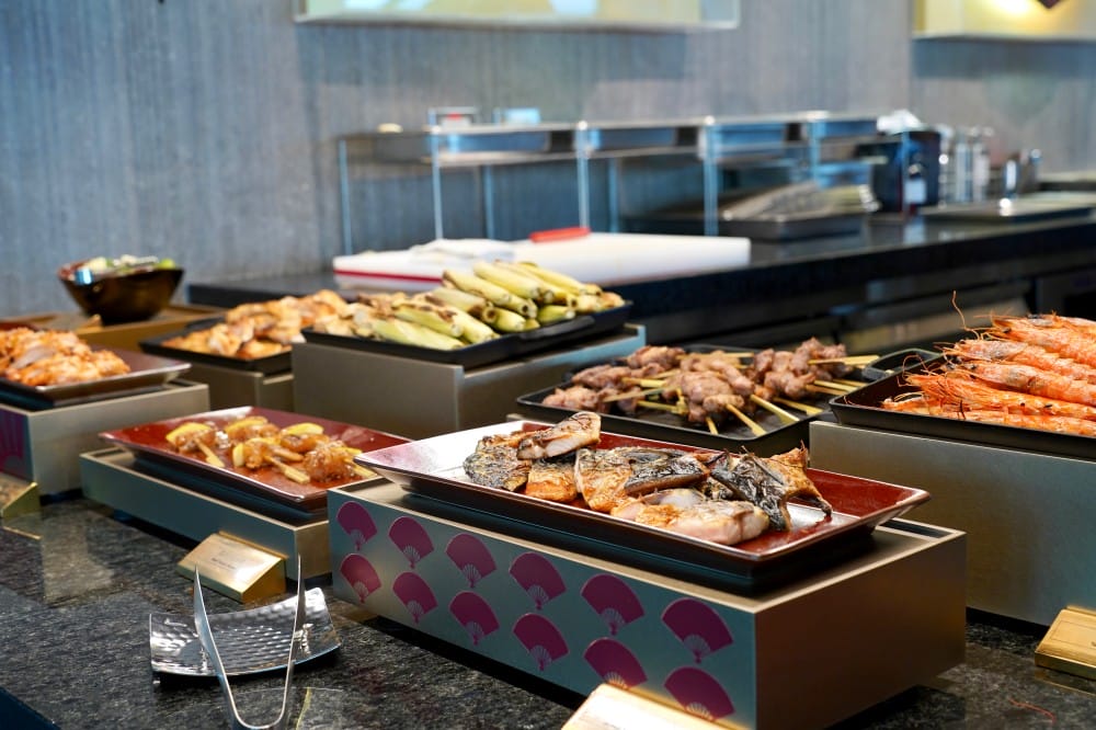 饗饗新莊店自助餐吃到飽超人氣Buffet，8大區必吃菜色直接曝光，進駐宏匯i-Tower39樓，新北最美景觀餐廳