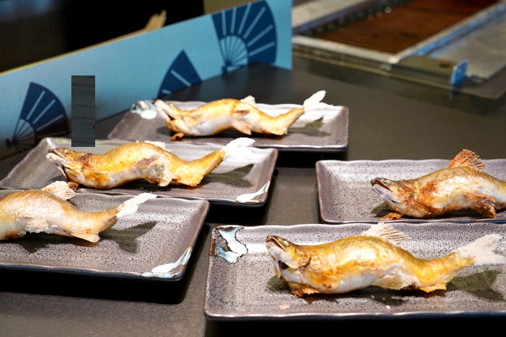 饗饗新莊店自助餐吃到飽超人氣Buffet，8大區必吃菜色直接曝光，進駐宏匯i-Tower39樓，新北最美景觀餐廳