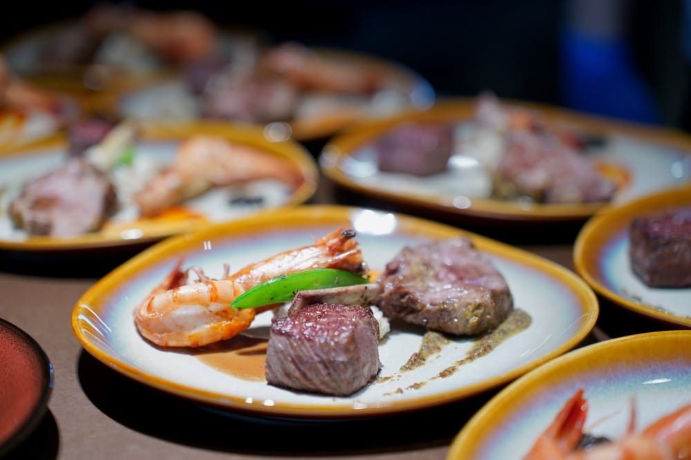 饗饗新莊店自助餐吃到飽超人氣Buffet，8大區必吃菜色直接曝光，進駐宏匯i-Tower39樓，新北最美景觀餐廳