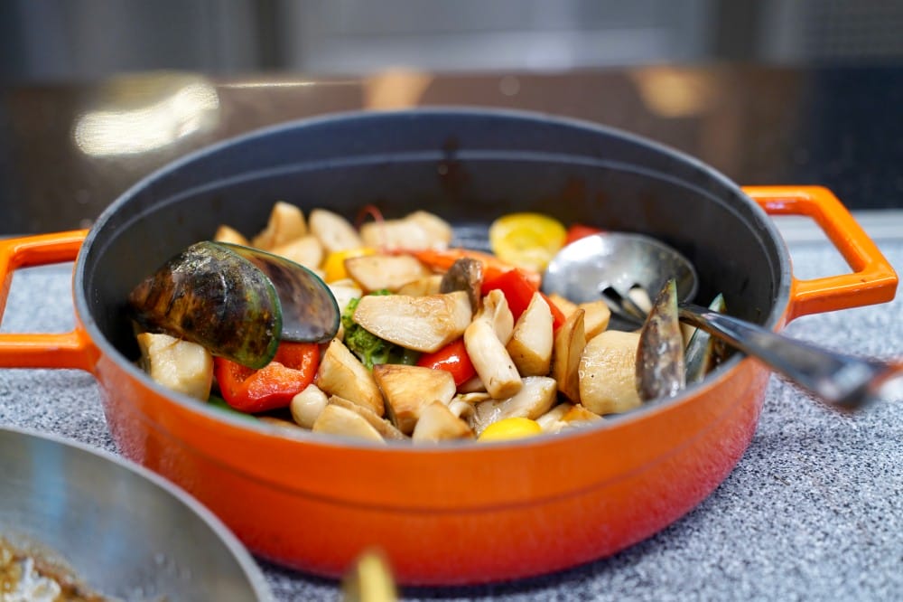 饗饗新莊店自助餐吃到飽超人氣Buffet，8大區必吃菜色直接曝光，進駐宏匯i-Tower39樓，新北最美景觀餐廳