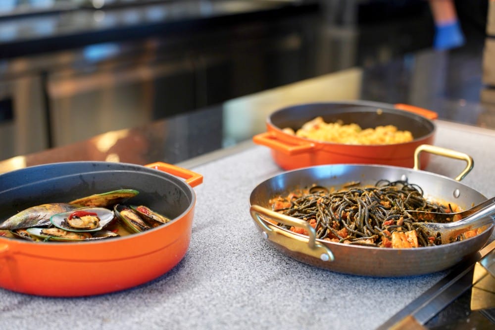 饗饗新莊店自助餐吃到飽超人氣Buffet，8大區必吃菜色直接曝光，進駐宏匯i-Tower39樓，新北最美景觀餐廳