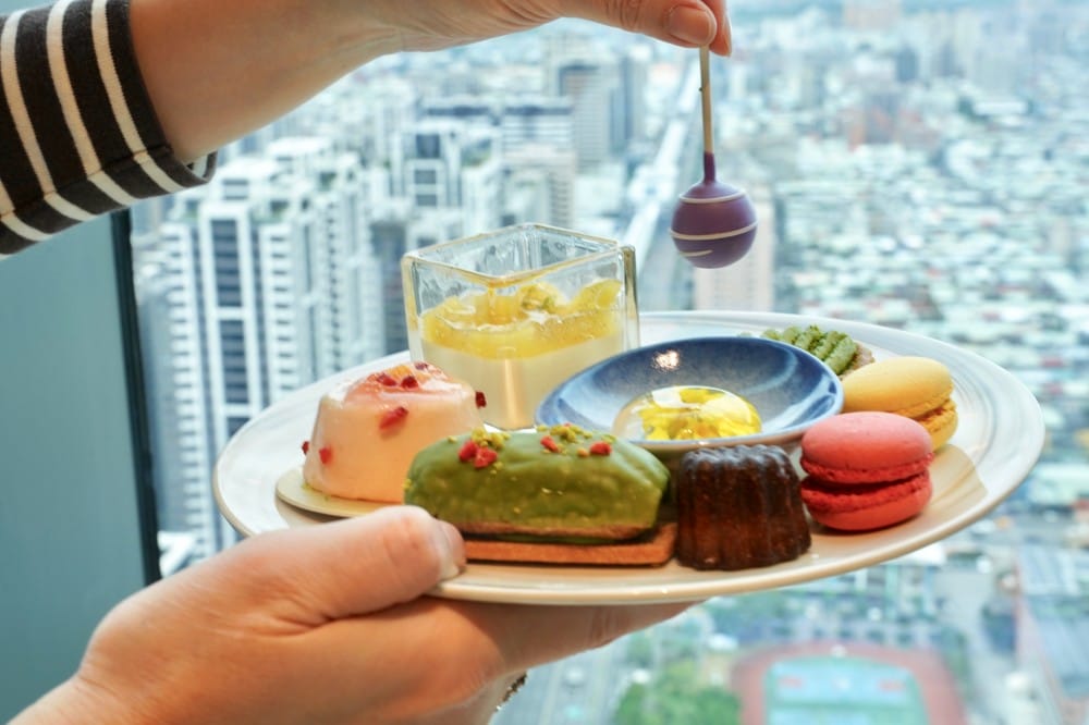 饗饗新莊店自助餐吃到飽超人氣Buffet，8大區必吃菜色直接曝光，進駐宏匯i-Tower39樓，新北最美景觀餐廳