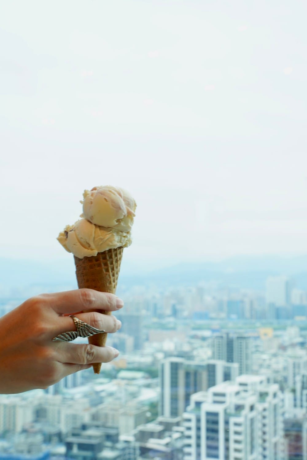 饗饗新莊店自助餐吃到飽超人氣Buffet，8大區必吃菜色直接曝光，進駐宏匯i-Tower39樓，新北最美景觀餐廳