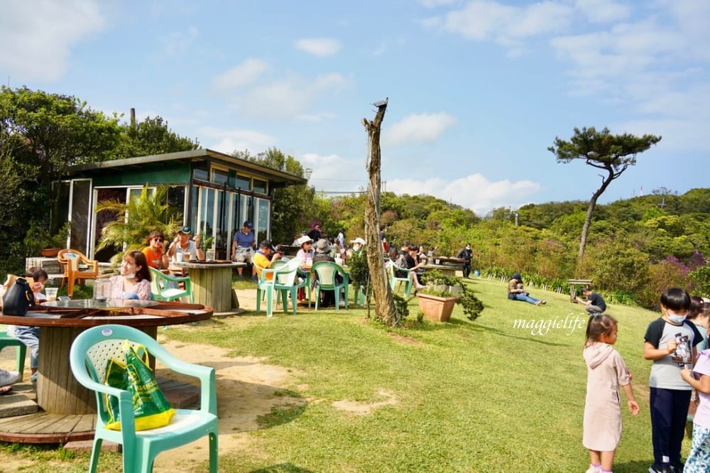 汐止景點｜五指山星城咖啡，無敵夜景咖啡，大草原景觀咖啡廳，約會超浪漫，不限時沒有低消！