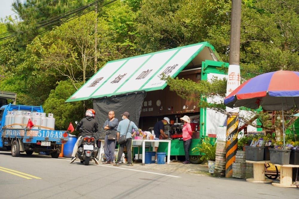 汐止景點|五指山星城咖啡,無敵夜景咖啡,大草原景觀咖啡廳,約會超浪漫,不限時沒有低消! - 第2張圖 汐止景點|五指山星城咖啡,無敵夜景咖啡,大草原景觀咖啡廳,約會超浪漫,不限時沒有低消!