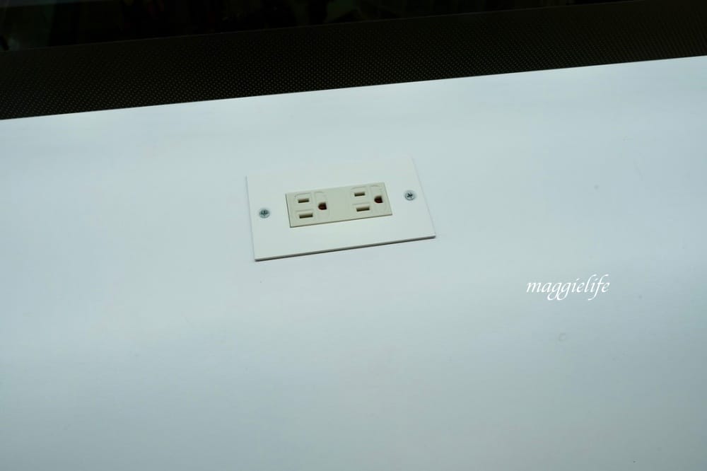 桃園市立圖書館總館,綠建築超美的,有插座全家都可以來,雨天備案 - 第87張圖 桃園市立圖書館總館,綠建築超美的,有插座全家都可以來,雨天備案