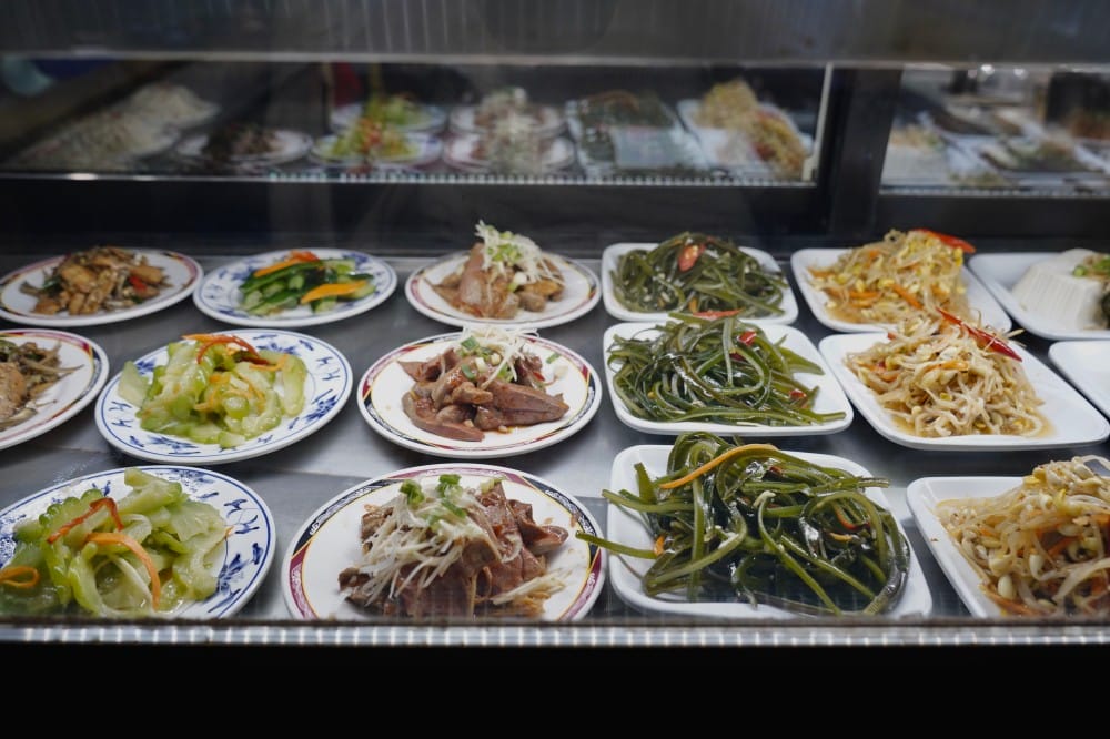 桃園呷霸牛肉麵，加麵加湯不用錢，還有豆花豆漿吃到飽