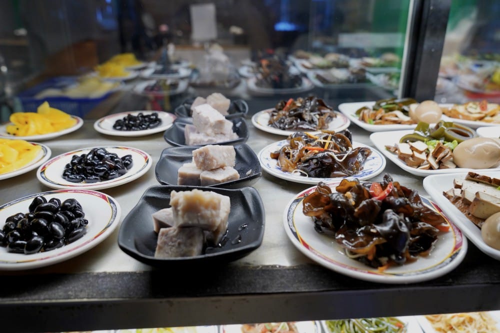 桃園呷霸牛肉麵，加麵加湯不用錢，還有豆花豆漿吃到飽