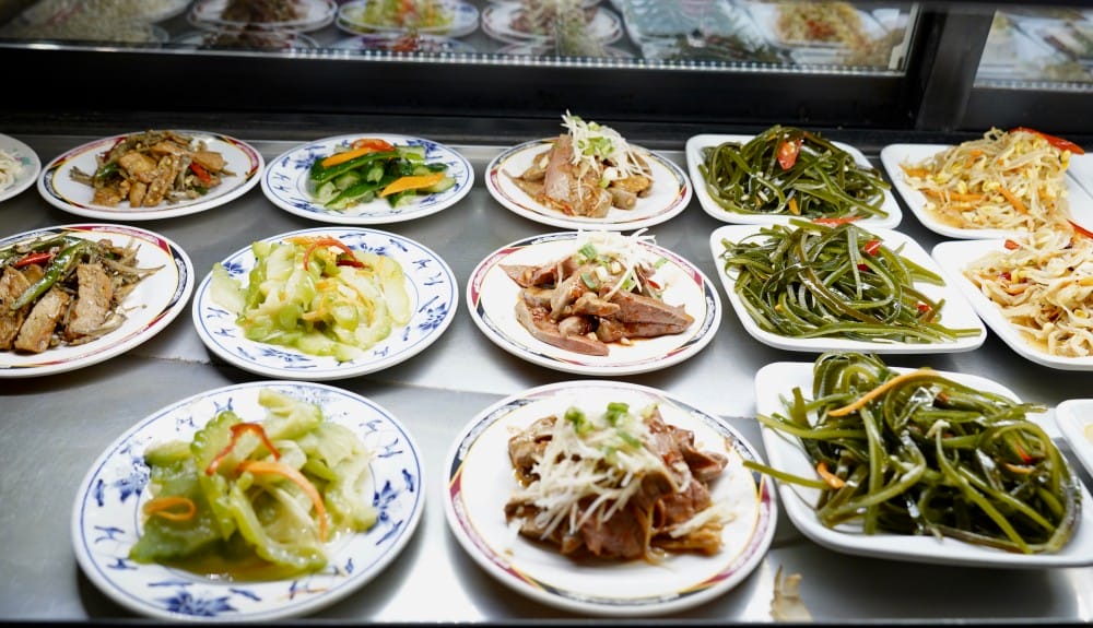 桃園呷霸牛肉麵，加麵加湯不用錢，還有豆花豆漿吃到飽