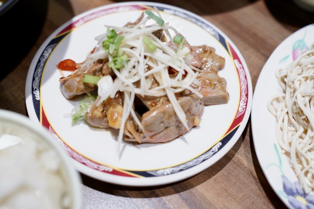 桃園呷霸牛肉麵，加麵加湯不用錢，還有豆花豆漿吃到飽