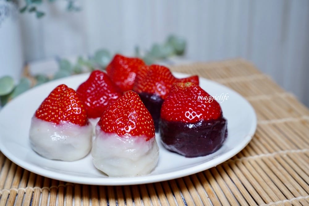 南京復興美食｜黑麻糬遼寧街夜市必吃，IG爆紅草莓大福每天排隊，15元起還有草仔粿，紅龜粿