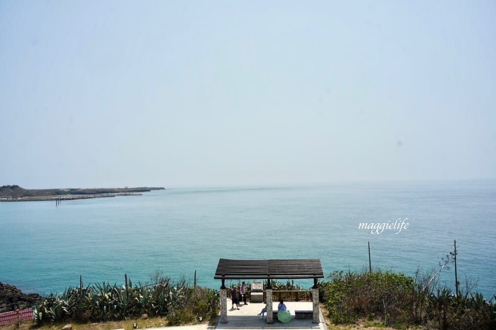 澎湖景點｜山水30高地公園，360度無敵海景黃金海灘超級美，看煙火夜景也超美