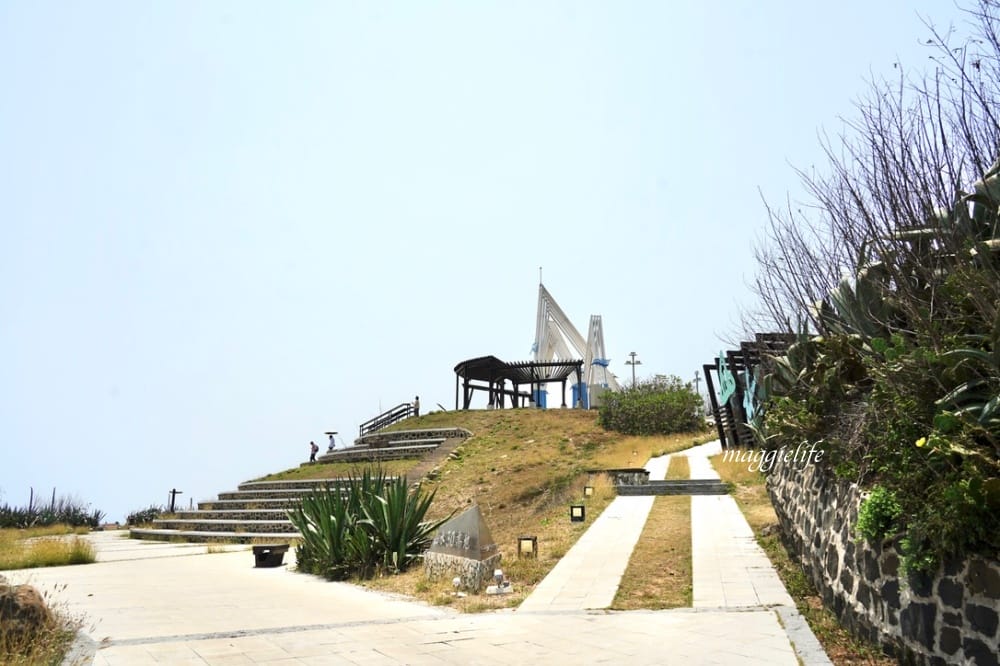 澎湖景點｜山水30高地公園，360度無敵海景黃金海灘超級美，看煙火夜景也超美