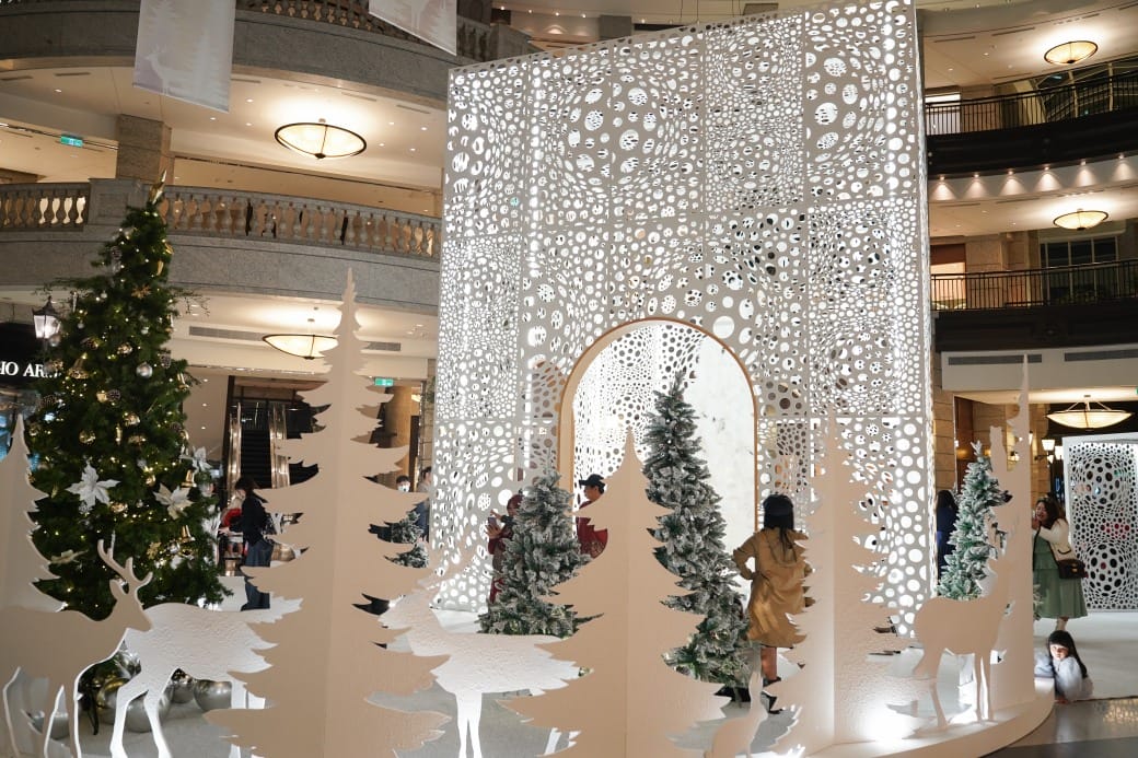 聖誕節｜台北2023BELLAVITA貴婦百貨聖誕節，白色雪地浪漫聖誕節，信義區最美，快來拍好拍滿吧