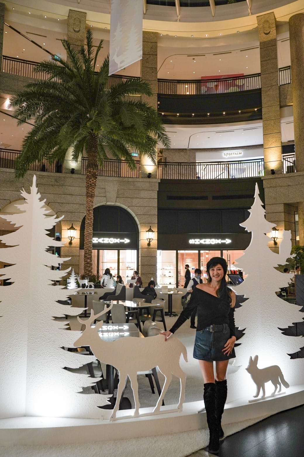 聖誕節|台北2023BELLAVITA貴婦百貨聖誕節,白色雪地浪漫聖誕節,信義區最美,快來拍好拍滿吧 - 第11張圖 聖誕節|台北2023BELLAVITA貴婦百貨聖誕節,白色雪地浪漫聖誕節,信義區最美,快來拍好拍滿吧