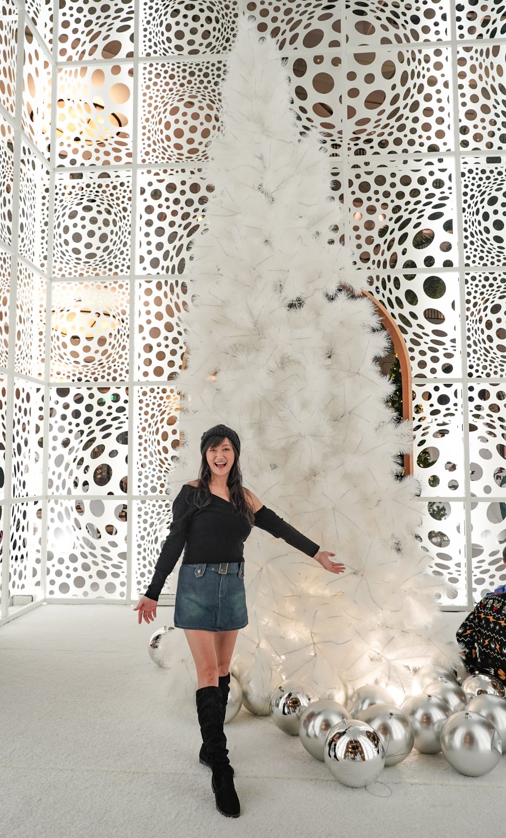 聖誕節｜台北2023BELLAVITA貴婦百貨聖誕節，白色雪地浪漫聖誕節，信義區最美，快來拍好拍滿吧