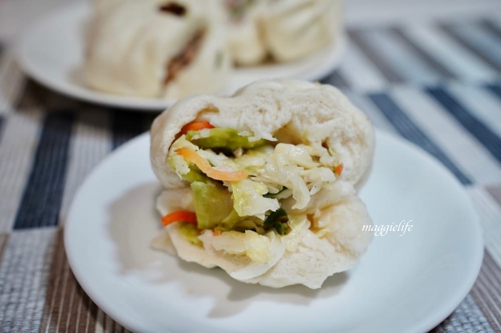 金山老街必吃｜金山王肉包，一出爐就秒殺，每天大排長龍，30年老店每個17元，可外帶外送宅配