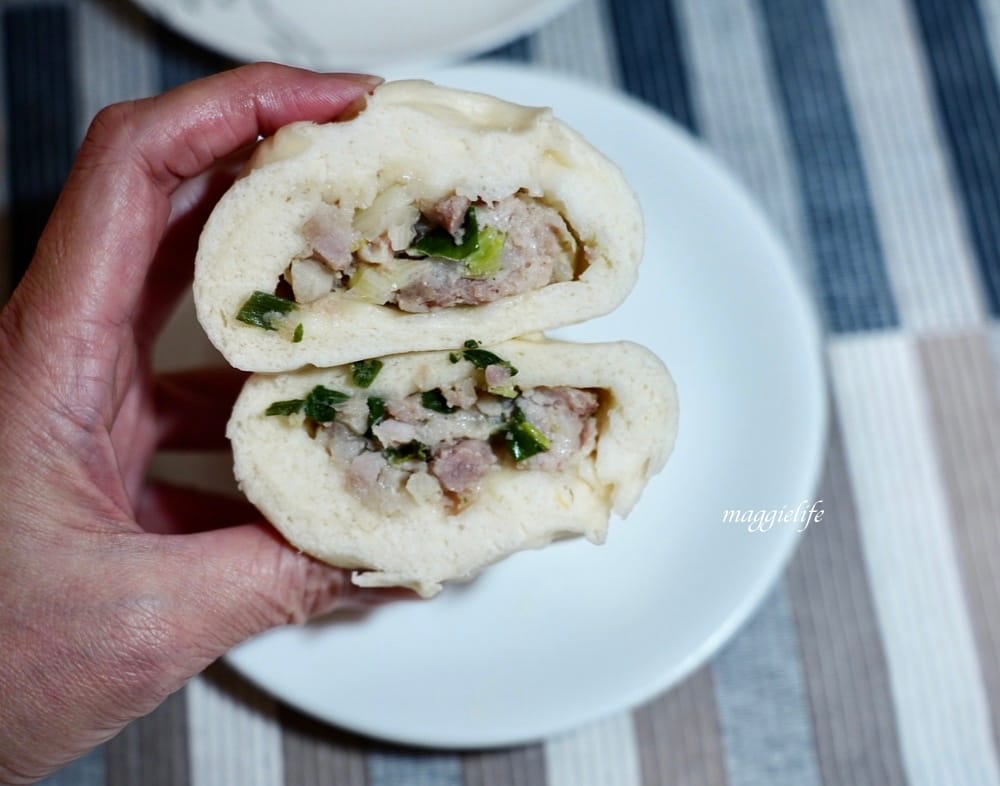 金山老街必吃｜金山王肉包，一出爐就秒殺，每天大排長龍，30年老店每個17元，可外帶外送宅配