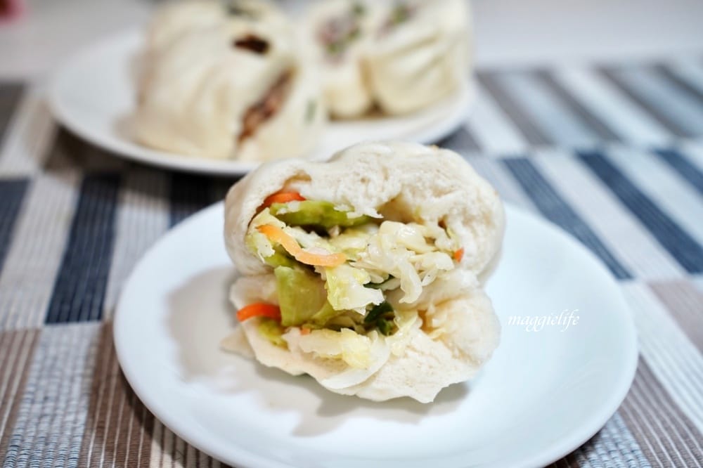 金山老街必吃｜金山王肉包，一出爐就秒殺，每天大排長龍，30年老店每個17元，可外帶外送宅配